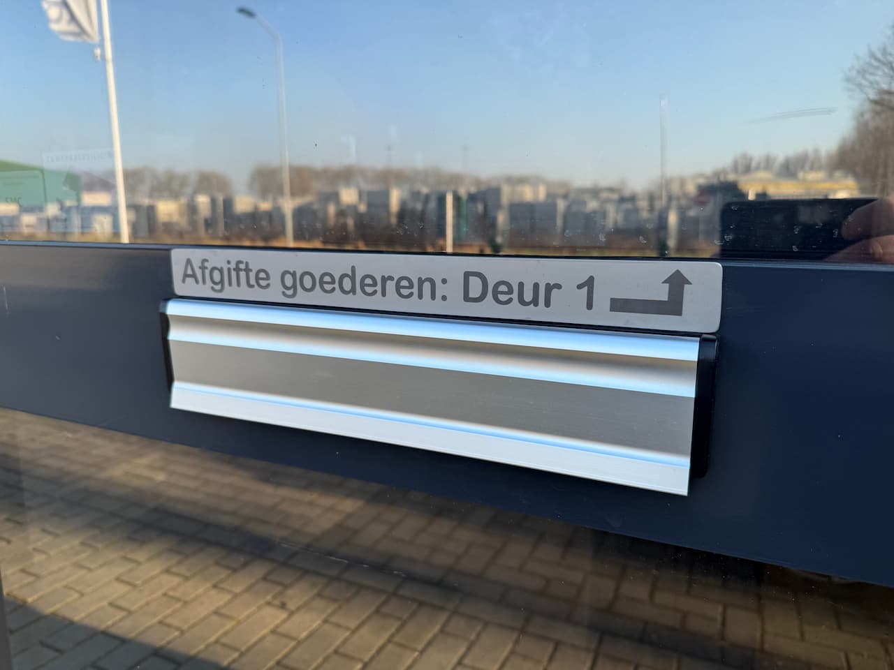 Gemarkeert plaatje bij Lamotec's voordeur